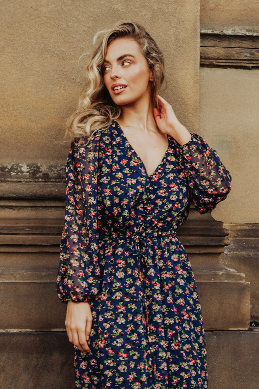 Ivy Black Ditsy Print Midi Dress – L'Atelier London